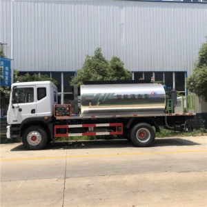 4X2 Sinotruck HOWO 290HP 10 Tons Asphalt Spray Bitumen Distribution Chip Sealer Truck