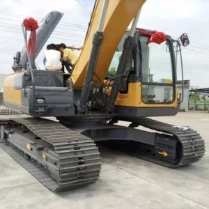 Chinese Middle Size Excavators 21 Ton 0.93 Cbm Crawler Excavator Machine Xe200da New Hydraulic Cummins Engine for Mining Machinery